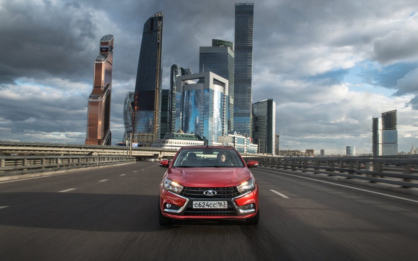 LADA Vesta и LADA Xray теперь авторизованы в системе Яндекс.Такси по всей России