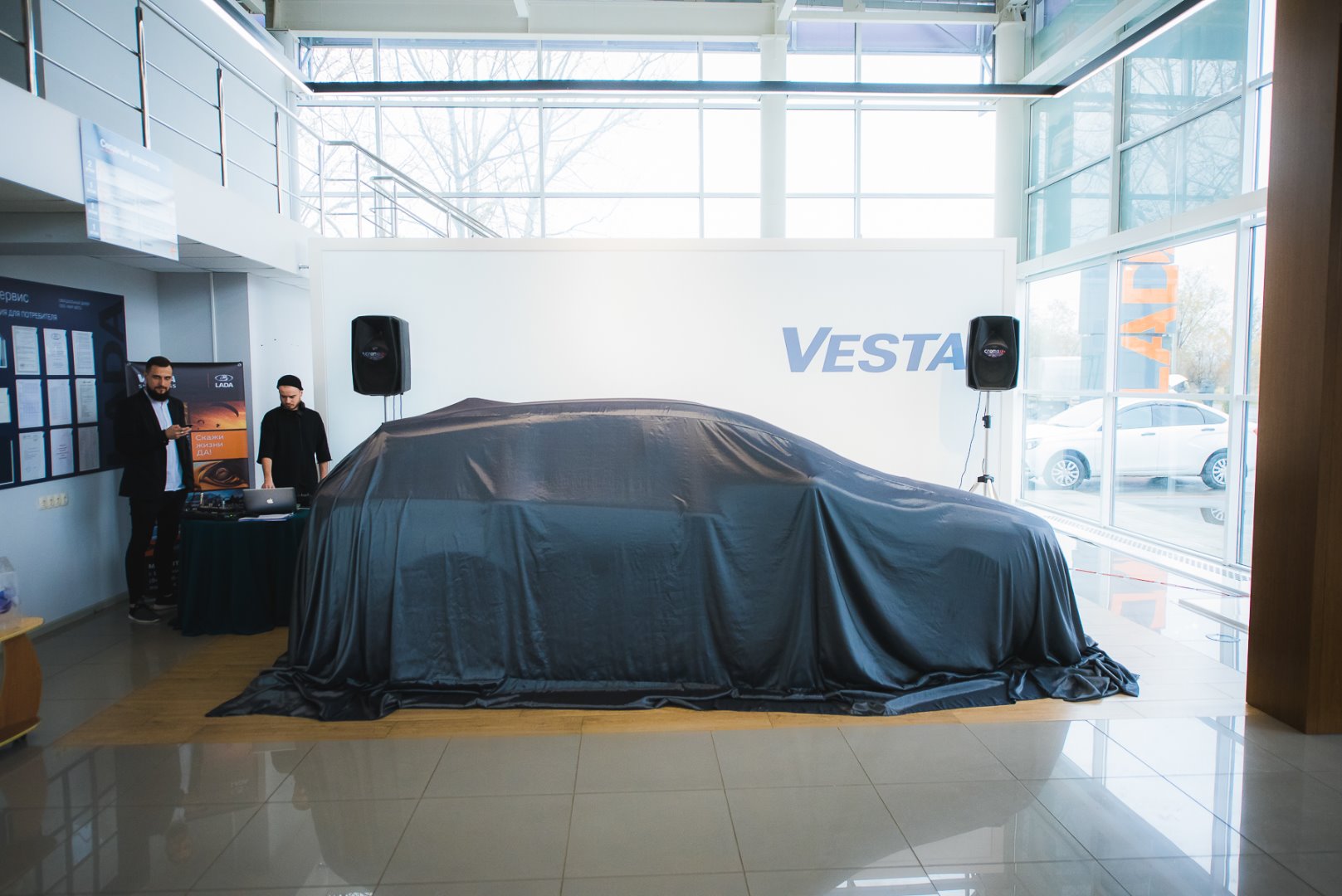 Волжанам презентовали LADA Vesta SW и LADA Vesta SW Cross