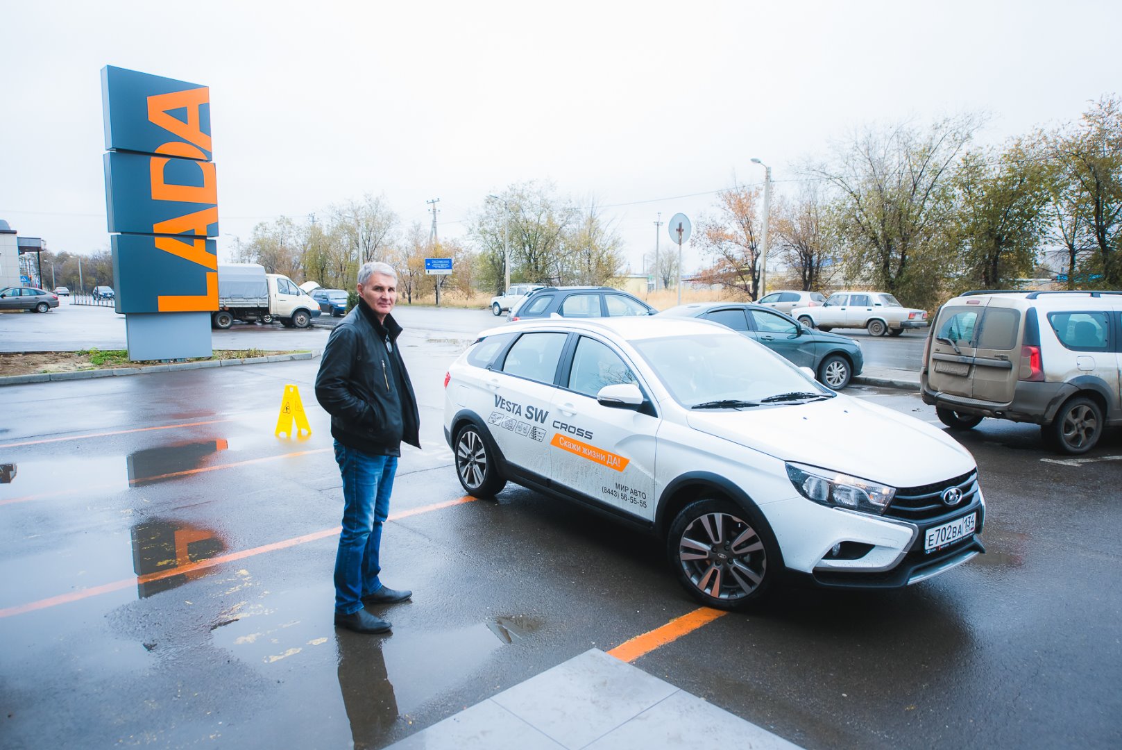 Волжанам презентовали LADA Vesta SW и LADA Vesta SW Cross