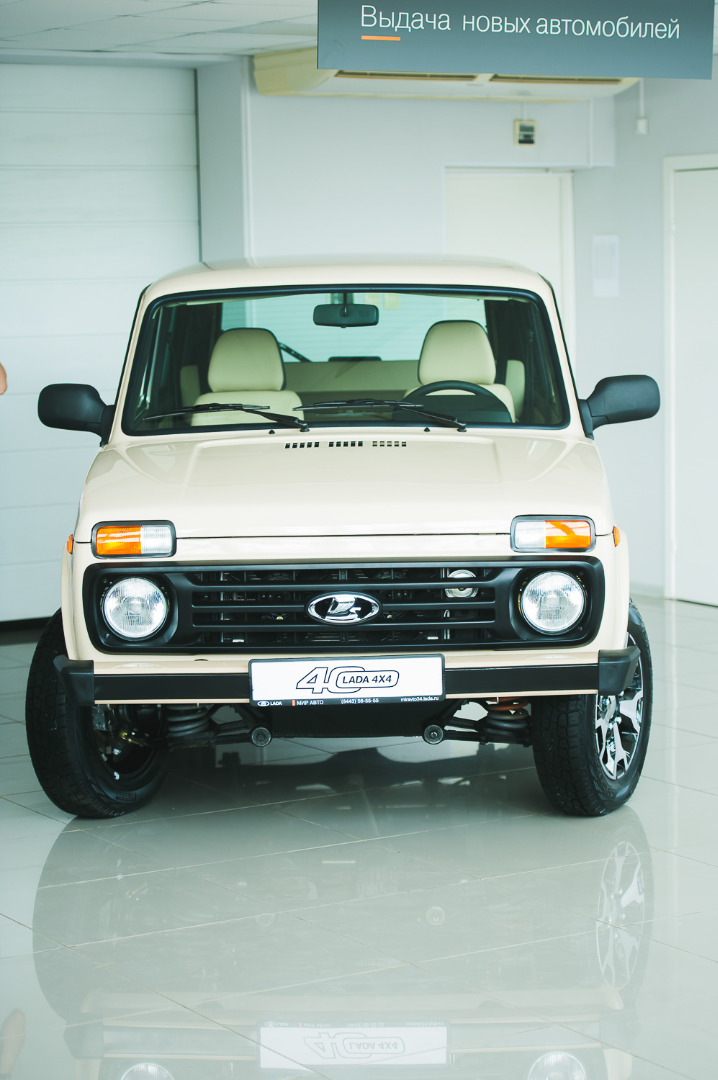 Юбилей автомобиля-легенды LADA 4*4 в Дилерском центре Мир Авто
